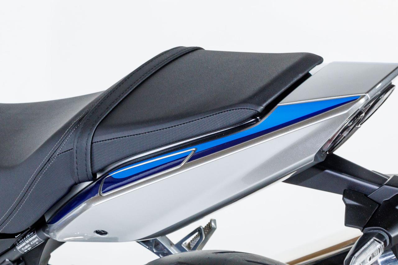 画像2: 足つきの良さと自然なポジションこそ「スーパーフォアらしさ」