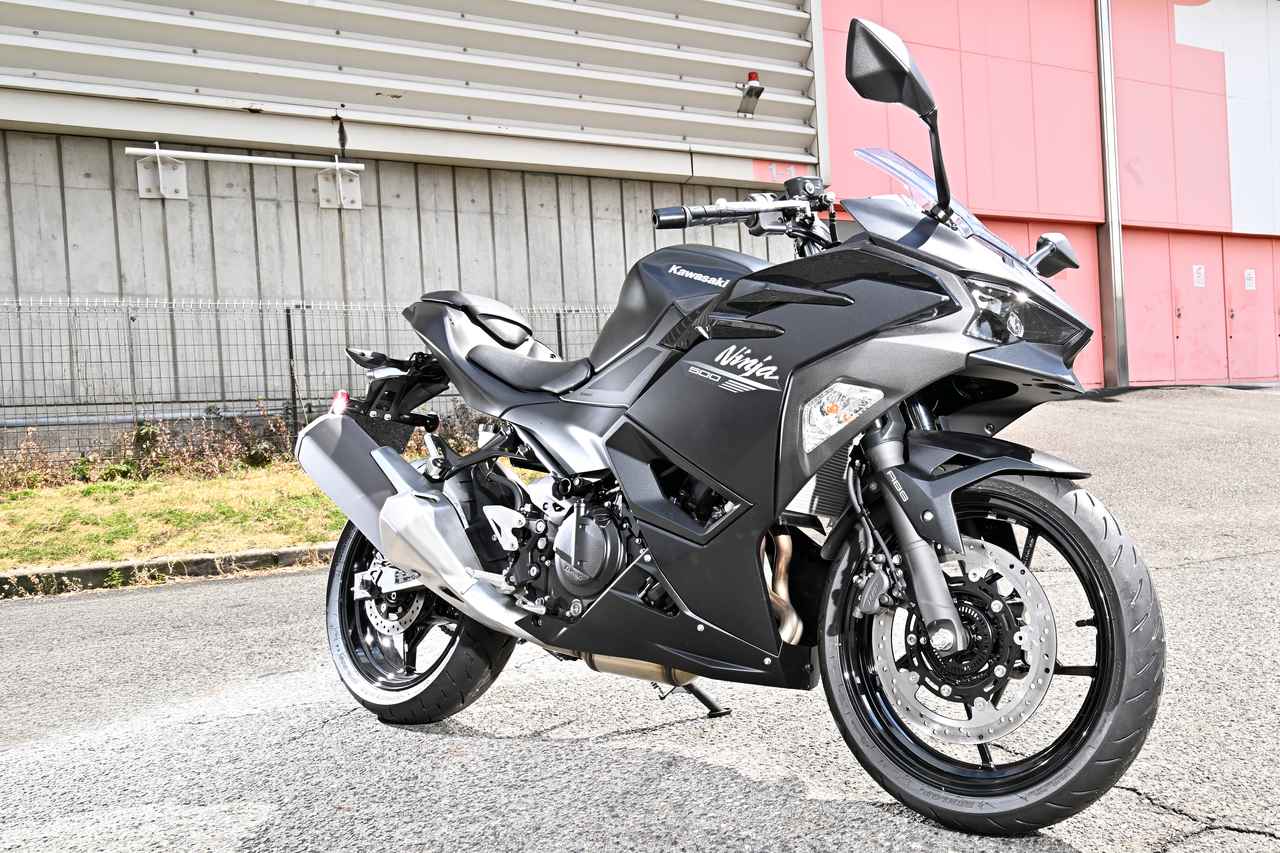 画像: Kawasaki Ninja 500 2026年モデル 総排気量：451cc エンジン形式：水冷4ストDOHC4バルブ並列2気筒 シート高：785mm 車両重量：171kg 発売日：2026年2月28日 税込価格：89万1000円 ▶▶▶製品情報はこちら
