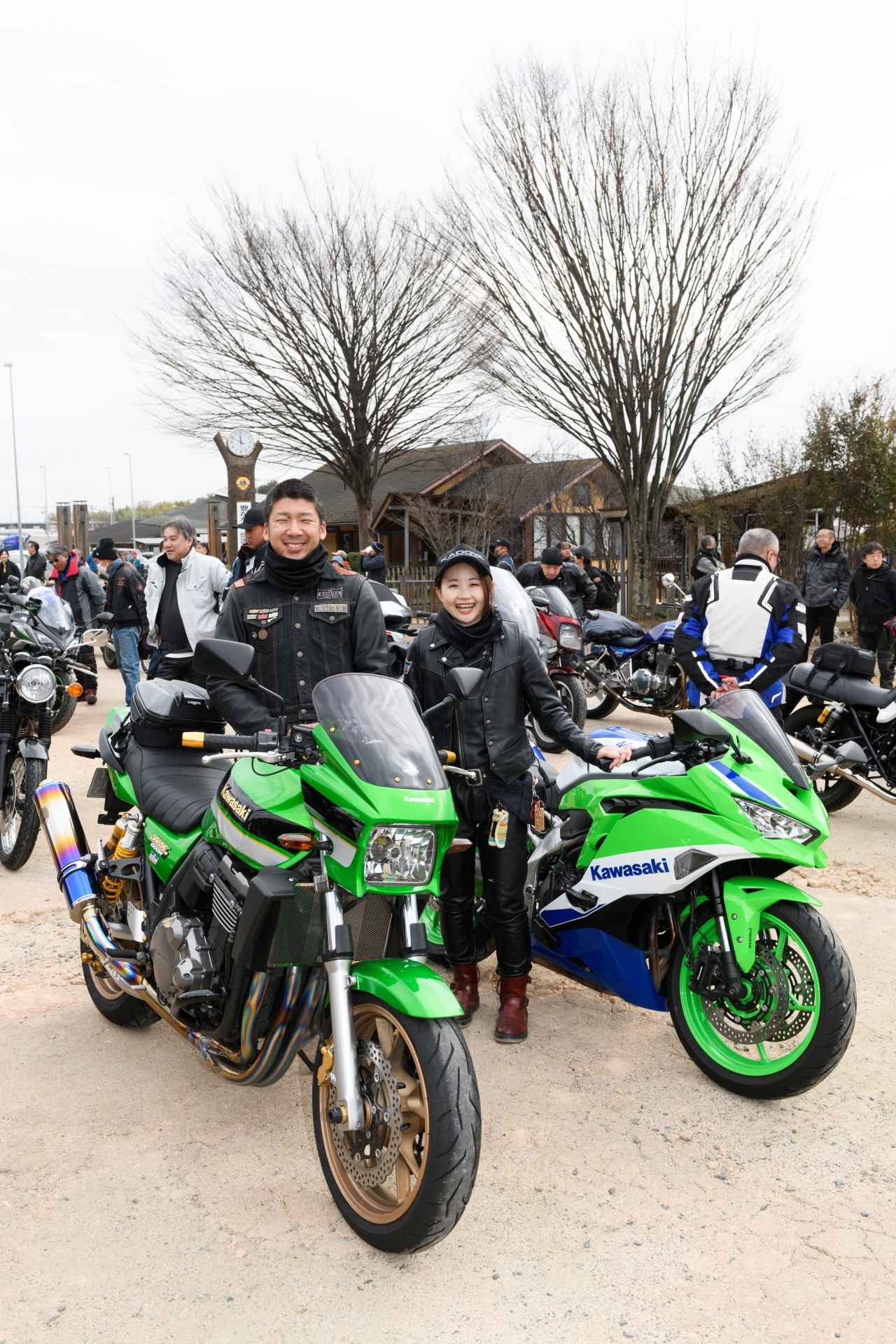 画像: ZRX1200 DAEG&Ninja ZX-4RR&オーナーさん。今回は排気量アップしてZX-4RRに。「40周年記念車はいいですね。カワサキのバイク全部気になる!