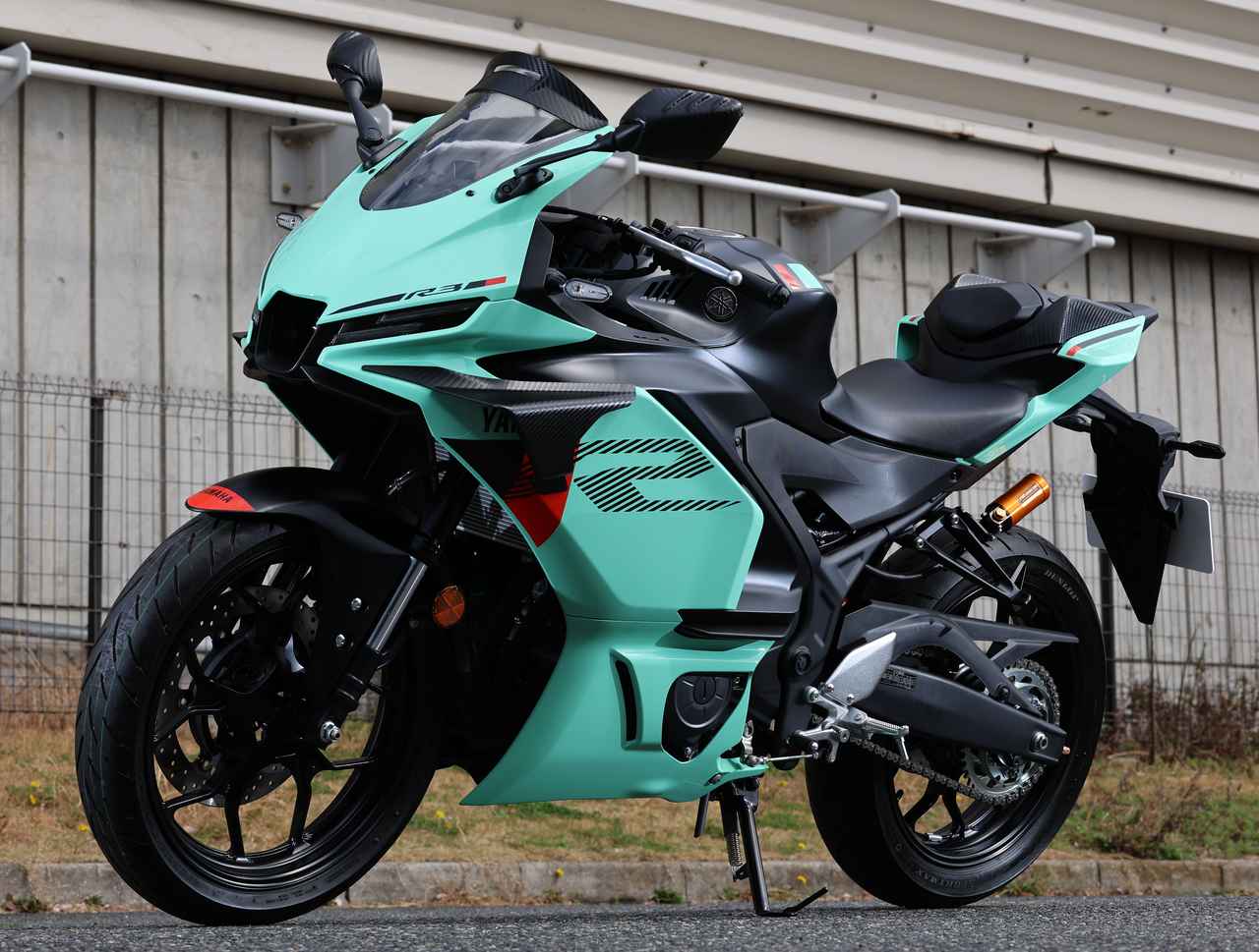 画像 : 1番目の画像 - 【写真10枚】ワイズギア「YZF-R3」 - webオートバイ