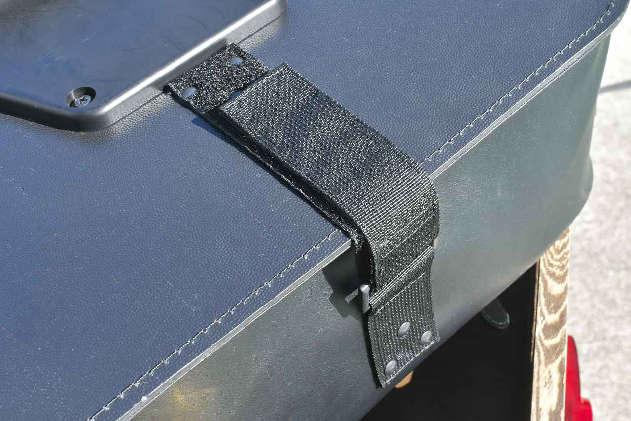 画像3: EX-TOUCHハンガーにEX-TOUCHサドルバッグを脱着してみる