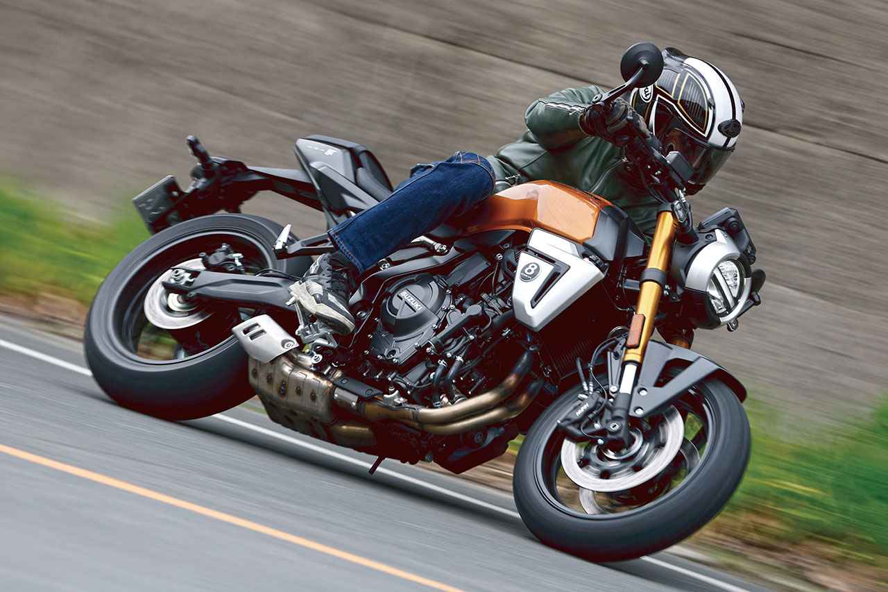 画像: SUZUKI GSX-8T 総排気量:775cc エンジン形式:水冷4ストDOHC4バルブ2気筒 シート高:815mm 車両重量:201kg 税込価格:129万8000円