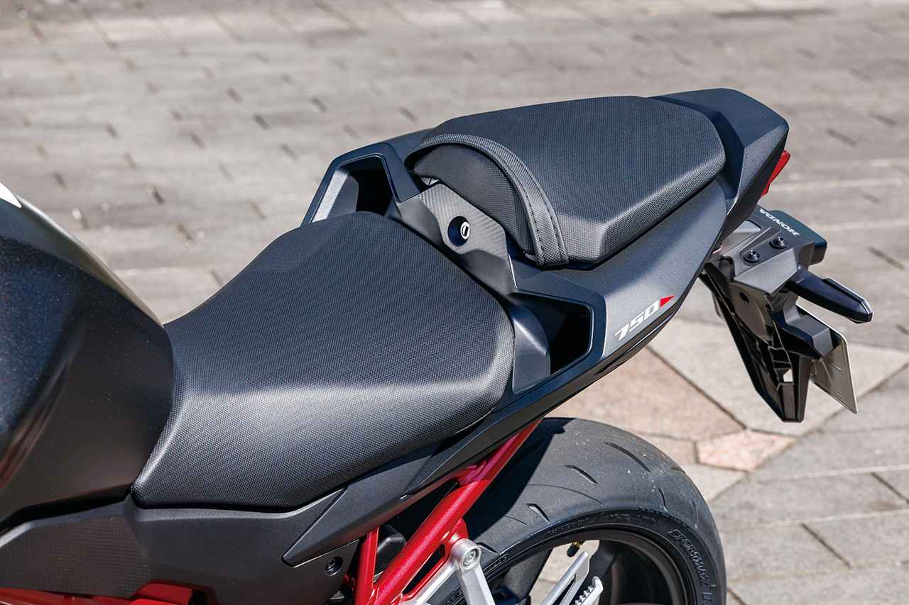 画像 : 6番目の画像 - 【写真29枚】ホンダ「CB750 HORNET E-Clutch」 - webオートバイ