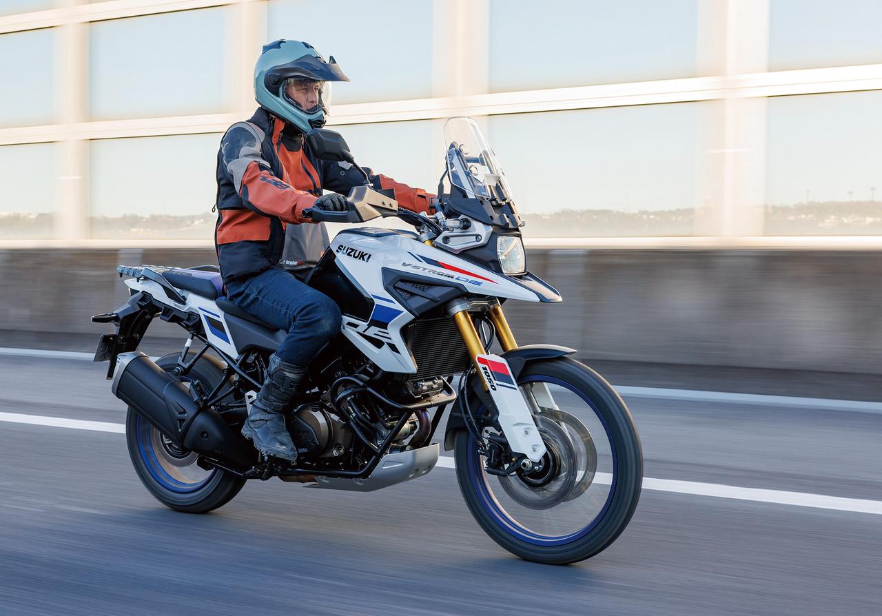 画像: オンロード想定60％と純正装着タイヤの80％より少ないにもかかわらず、ワインディングを走ってもヨレなど心もとないと感じる部分は皆無。21インチゆえフロントに無理はさせたくないが、19インチモデルならもっと突っ込んでも大丈夫そうだ。高速道路では長距離もストレスなくこなせそうなドッシリとした快適性と、ロードノイズの少なさも好印象だった。