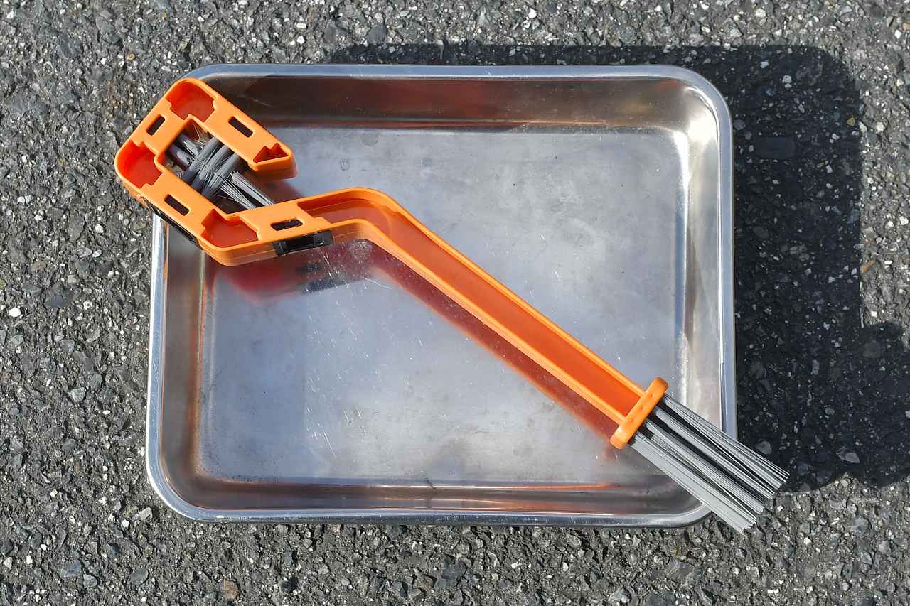 画像1: 4面チェーンブラシの詳細