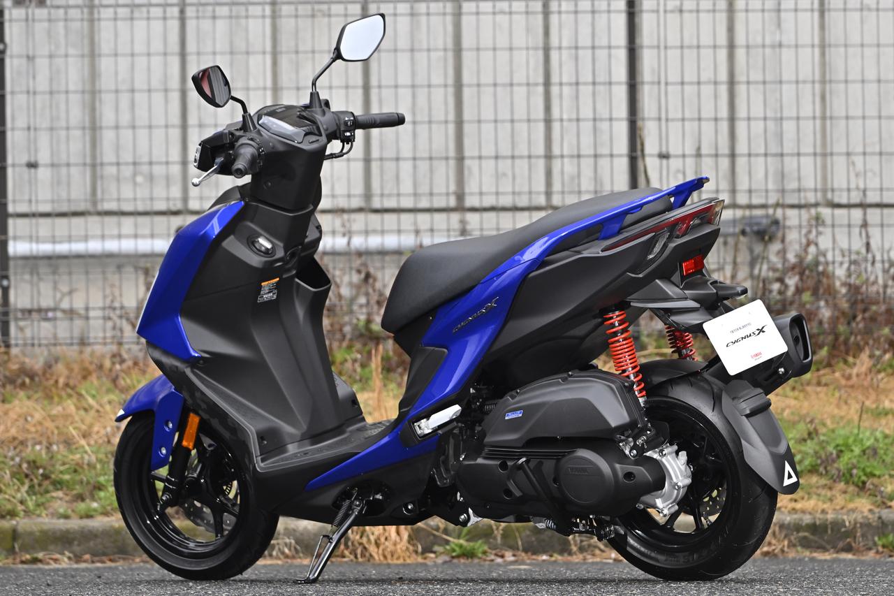 画像2: 【2026年夏発売予定！】シャープになって帰ってきた！ ヤマハ「シグナスX」の詳細を実車でチェック！