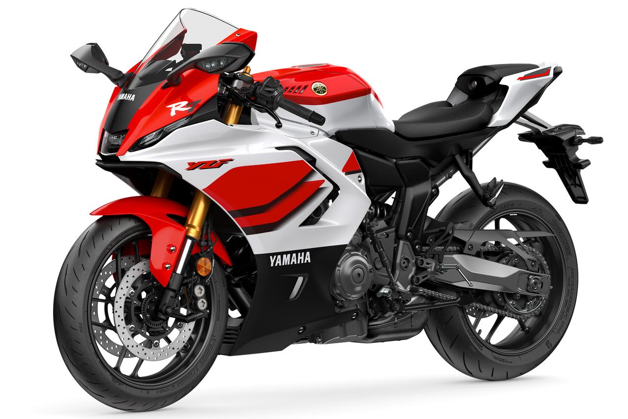 画像: YAMAHA YZF-R7 ABS／YZF-R7 70th Anniversary ABS 2026年モデル 総排気量：688cc エンジン形式：水冷4ストDOHC4バルブ並列2気筒 シート高：830mm 車両重量：189kg 発売日：2026年5月29日（金） 税込価格：116万6000円／125万4000円（70th Anniversary ABS）