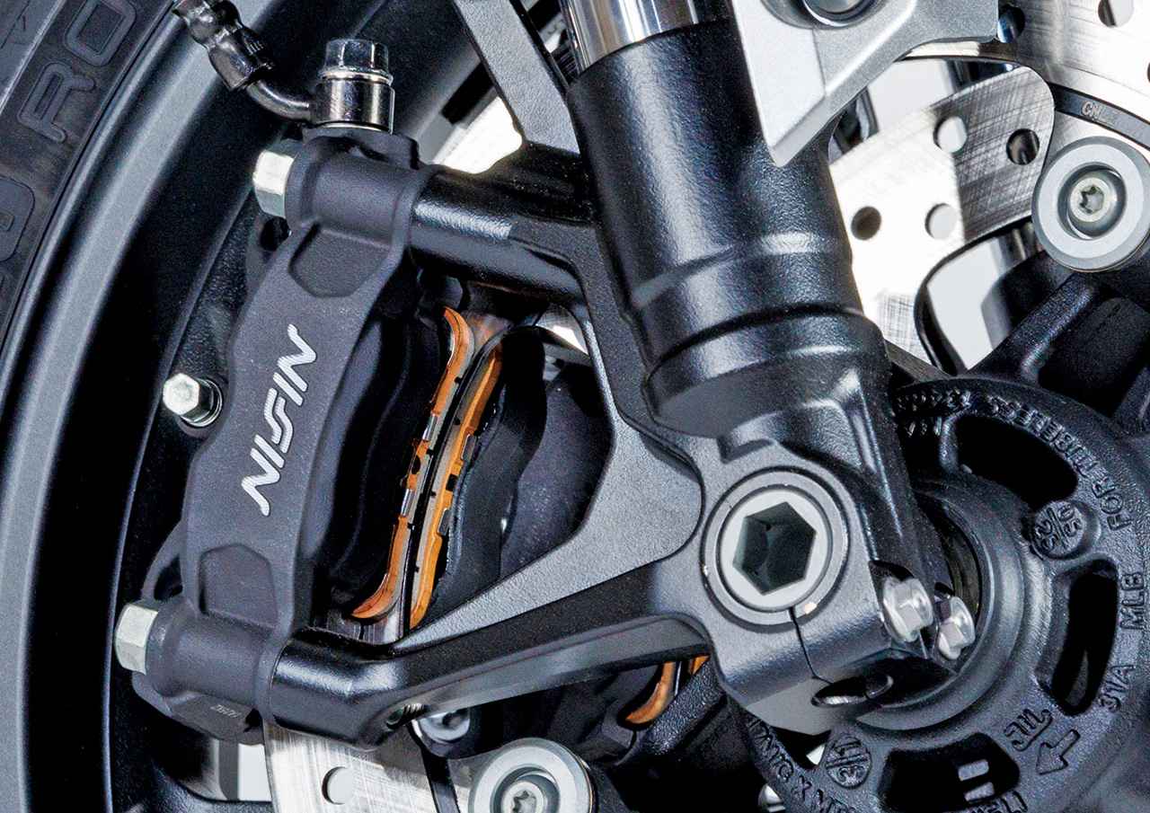 画像 : 11番目の画像 - 【写真20枚】ホンダ「CB400 SUPER FOUR E-Clutch Concept」解説〈シャシー編〉 - webオートバイ