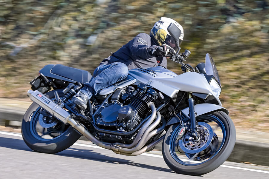 画像2: スペックこそ隔世の感も2車に共通する乗り味は?