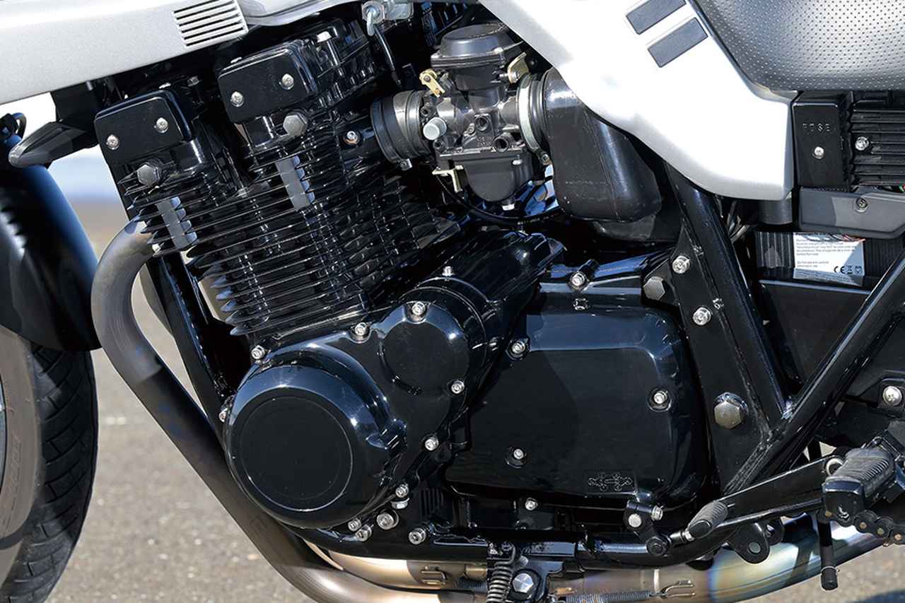 画像4: オーナーの50歳オーバー記念に製作したノーマルベースの長く乗れるカタナ