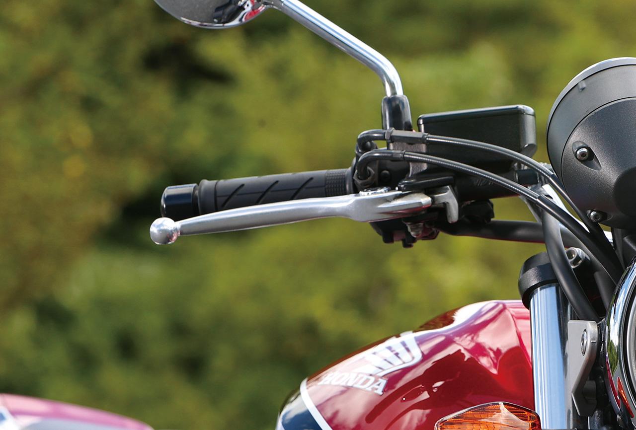 画像 : 3番目の画像 - 【写真22枚】ホンダ「CB400 SUPER FOUR E-Clutch Concept」〈装備編〉 - webオートバイ