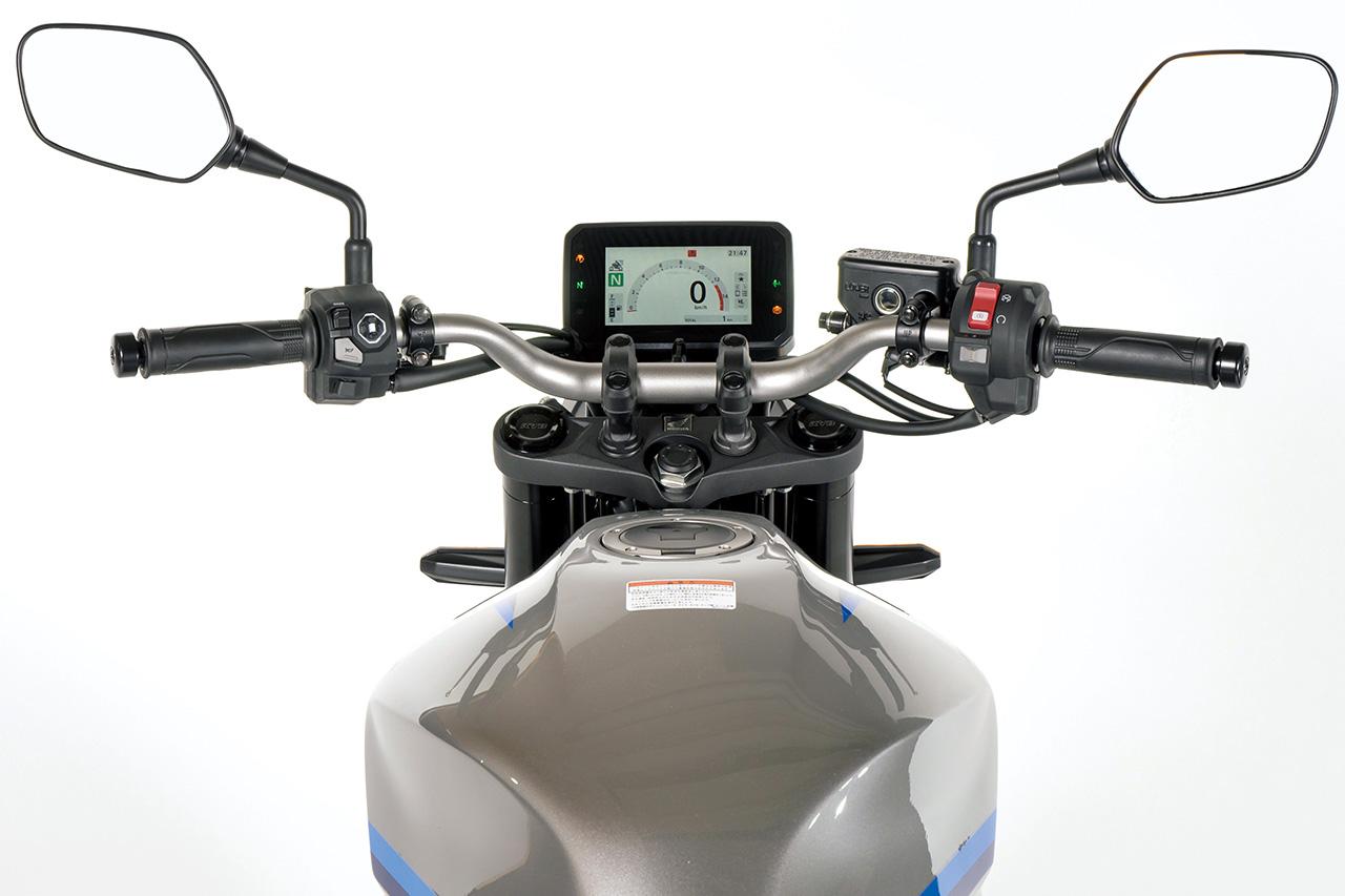 画像 : 2番目の画像 - 【写真22枚】ホンダ「CB400 SUPER FOUR E-Clutch Concept」〈装備編〉 - webオートバイ