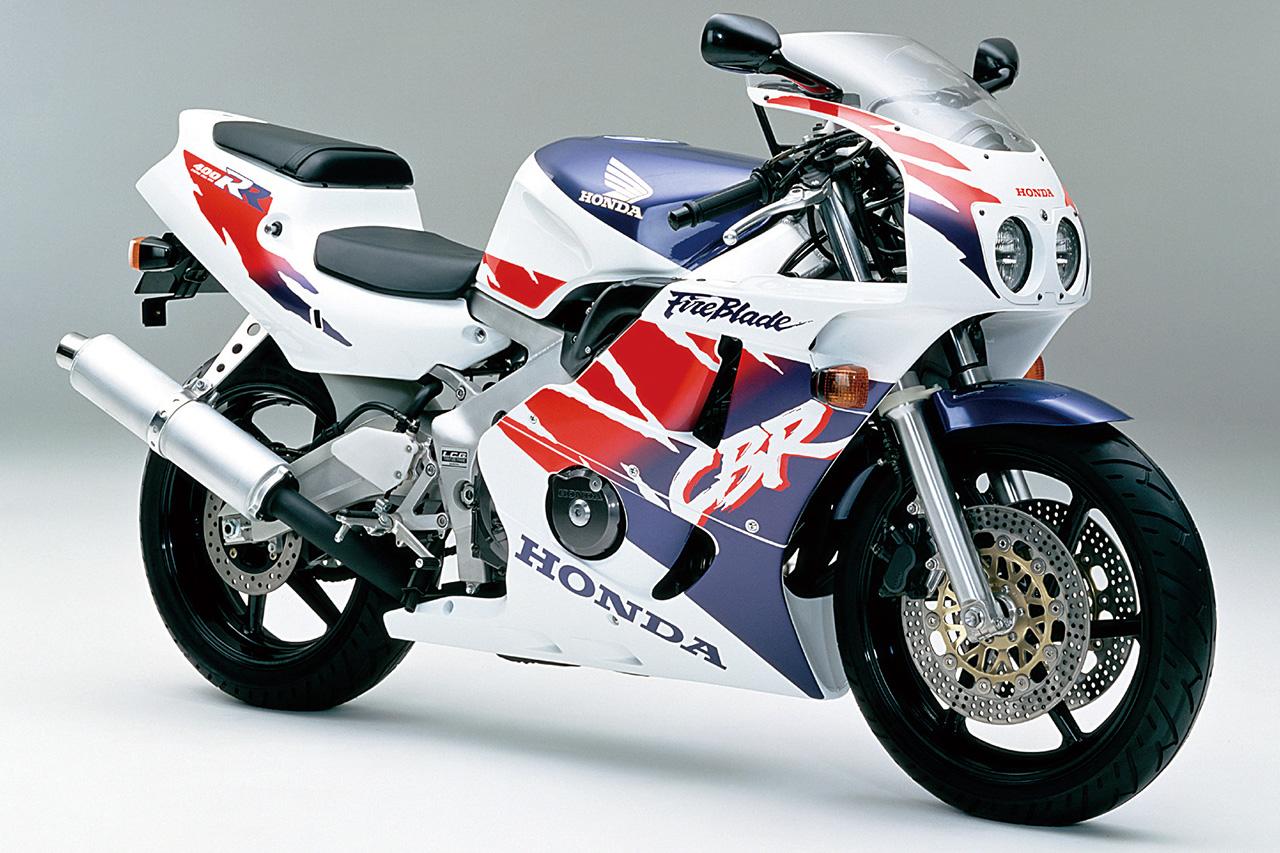 画像 : 2番目の画像 - 【写真22枚】ホンダ「CBR400R SUPER FOUR E-Clutch Concept」 - webオートバイ
