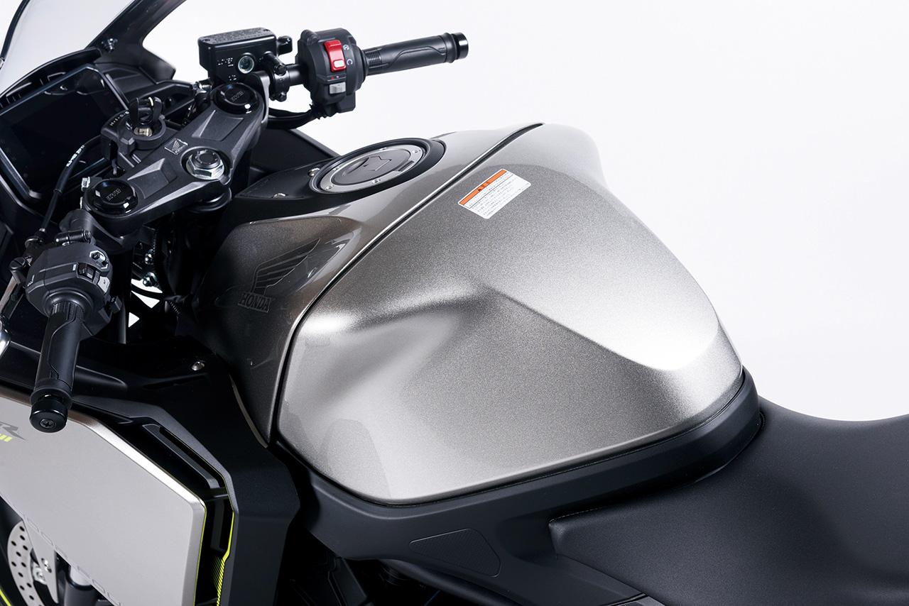 画像 : 21番目の画像 - 【写真22枚】ホンダ「CBR400R SUPER FOUR E-Clutch Concept」 - webオートバイ