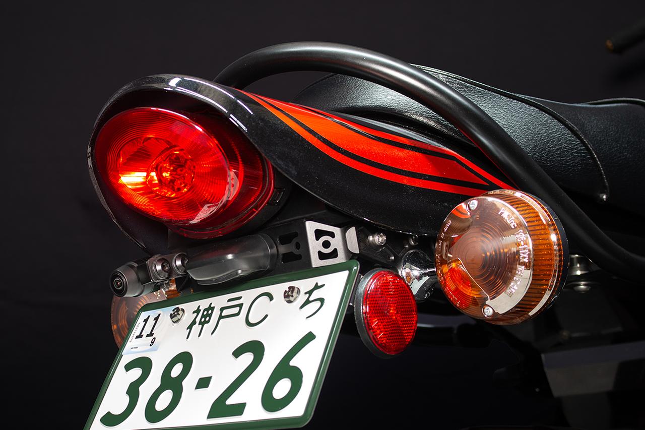 画像: ※写真は、開発中のSE専用アイアンフェンダーレスキット。ドラレコのバックカメラ用ブラケットは同梱。