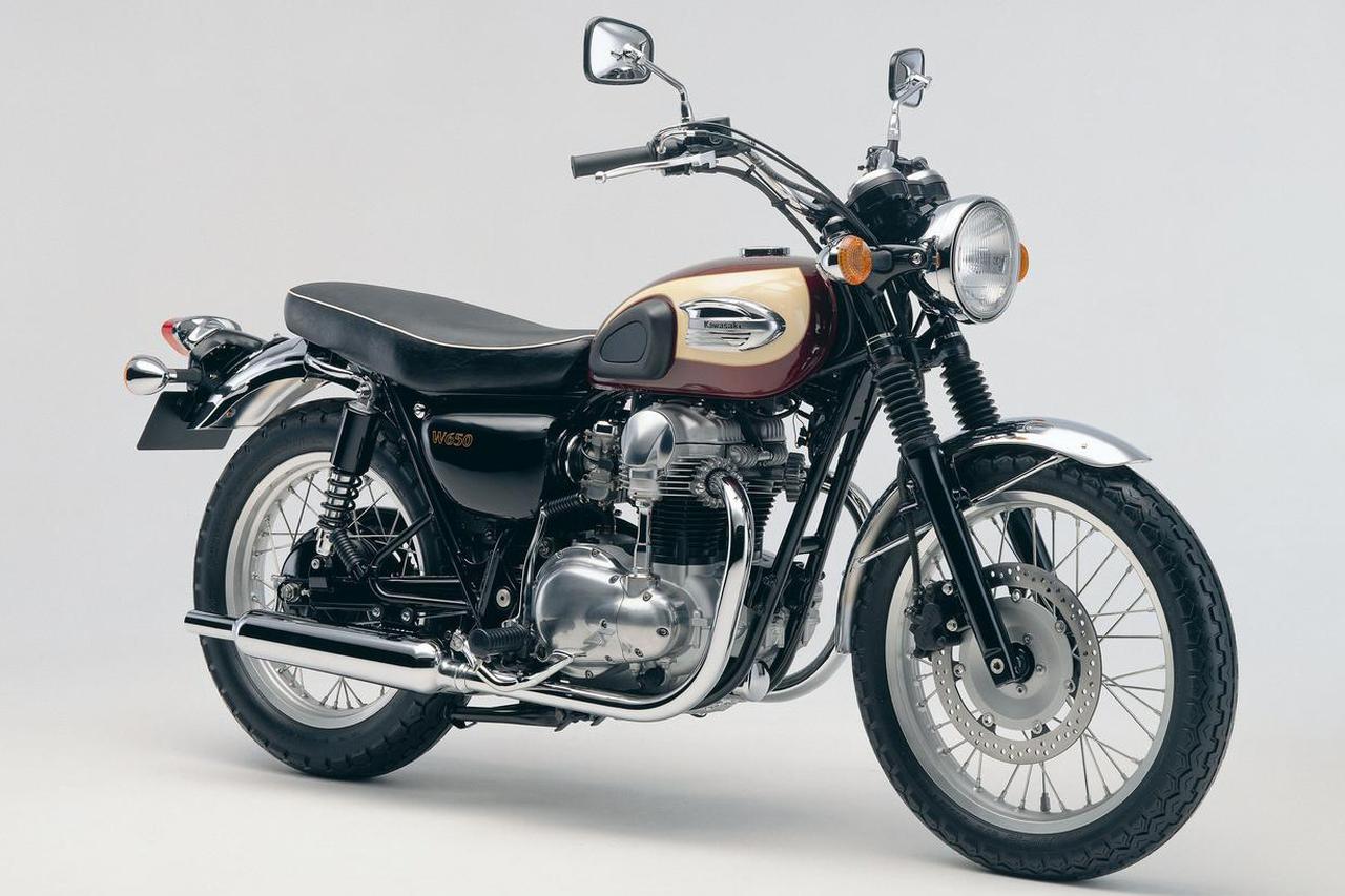 画像: Kawasaki W650 1999年 総排気量：675cc エンジン形式：空冷4ストロークOHC4バルブ単気筒 発売日：1999年2月15日 発売当時価格：68万6000円