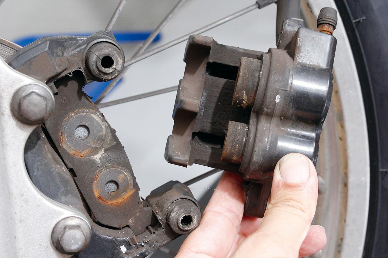 画像 : 16番目の画像 - 【写真20枚】教えてマイスター！｜ブレーキパッドの疑問・質問20連発！ - webオートバイ