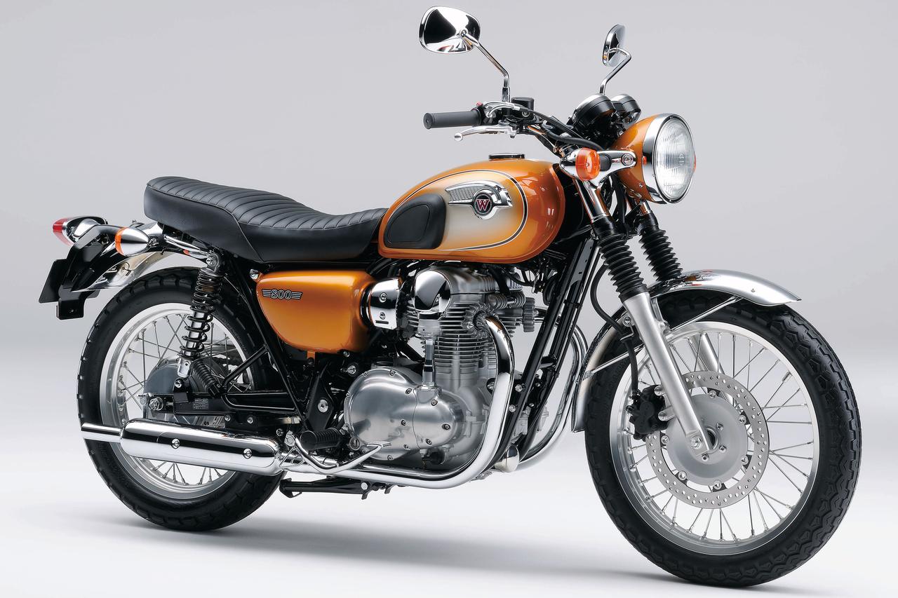 画像: Kawasaki W800 2011年 総排気量：773cc エンジン形式：空冷4ストロークSOHC4バルブ並列2気筒 シート高：790mm 発売日：2011年2月1日 発売当時価格：85万円