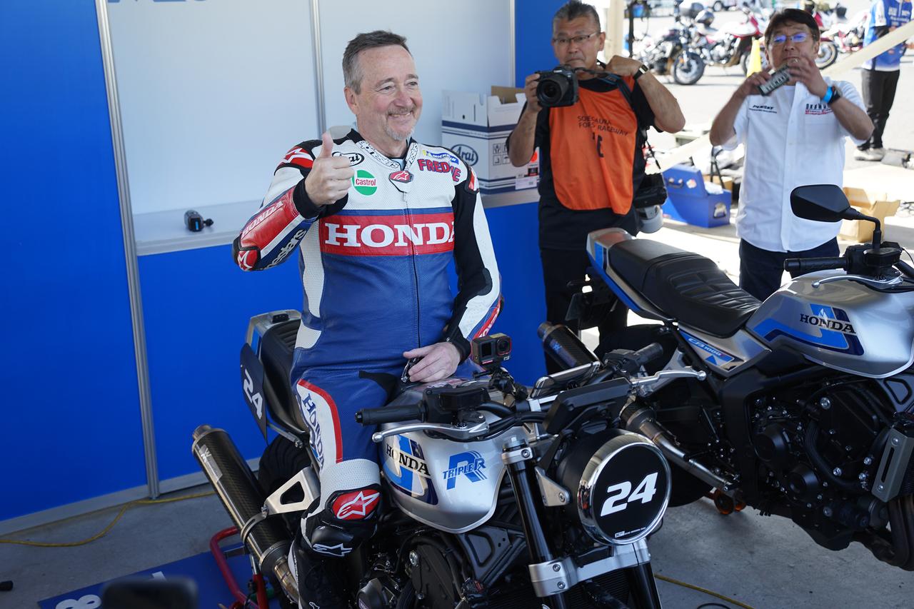 画像1: スペンサー氏のライディングは好調、現役を退いて長いものの、スマートなライディングをみせてくれました。