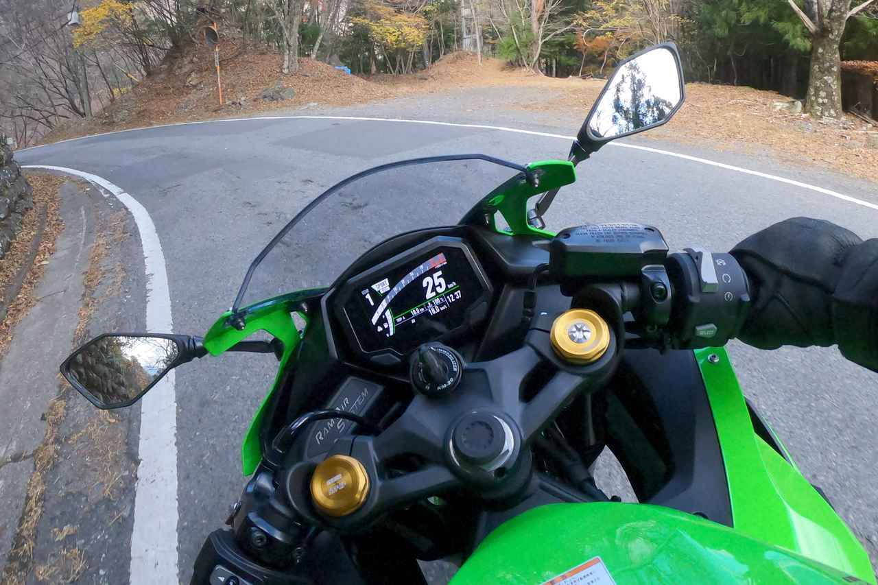 画像: TFTメーターとライディングモード