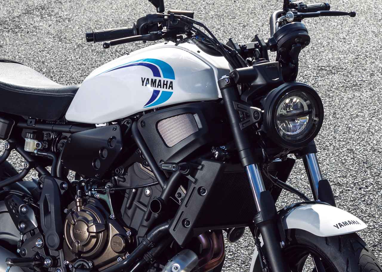 画像: ヤマハ「XSR700」解説｜街乗りからロングツーリングまで気負いなく楽しめる！ - webオートバイ