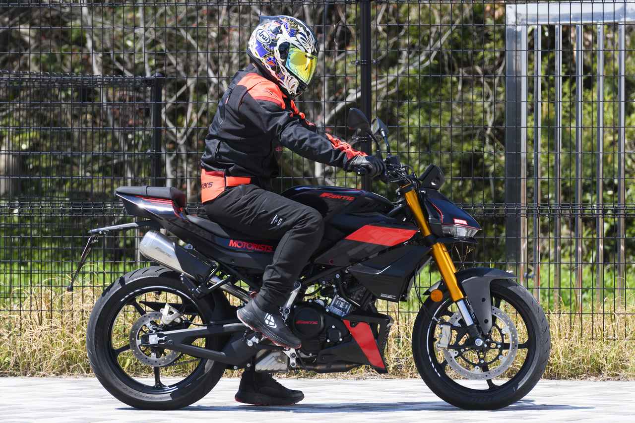画像11: 【レビュー】ファンティック「STEALTH125」インプレ｜イタリアの老舗ブランドが送り出す、コンパクト・ファイター！