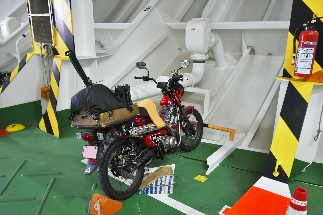 画像3: 乗船の流れとフェリーにバイクを載せる時の固定について