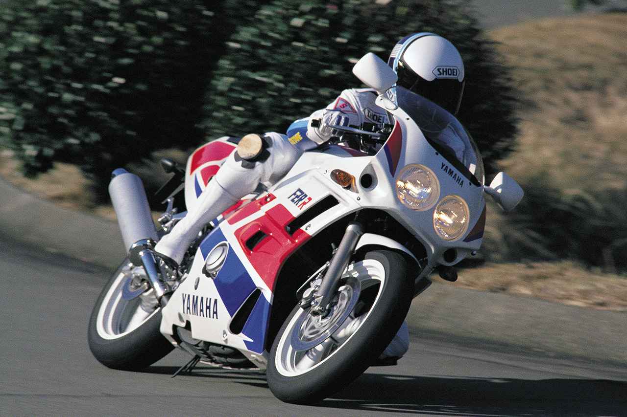 画像: 【絶版名車解説】ヤマハ「FZR400R」1989年|ヤマハ自慢のテクノロジーを惜しみなく投入した意欲作 - webオートバイ