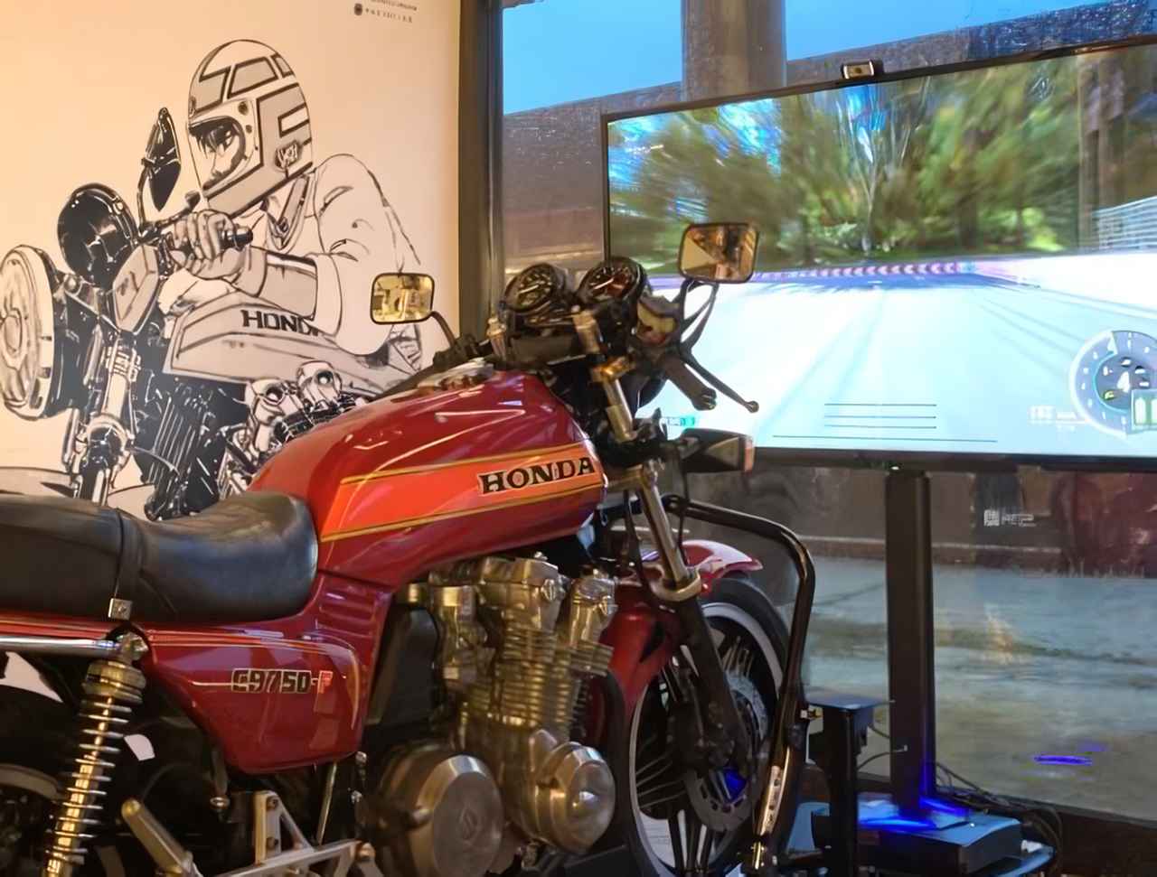 画像: バイク王が『バリバリ伝説』の世界観を再現した体験型展示「バリバリ伝説 VR RIDE」をバイカーズパラダイス南箱根で実施中！ - webオートバイ