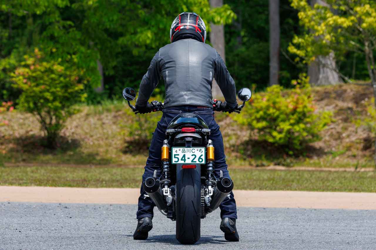 画像2: 【レビュー】トライアンフ「Speed Twin 1200 Cafe Racer Edition」インプレ｜セパハン装備で蘇る“本気”のカフェレーサースタイル