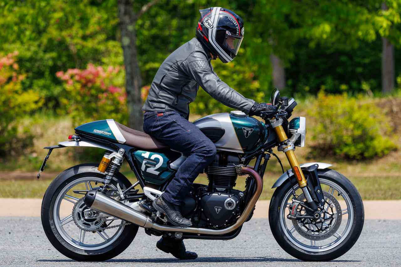 画像1: 【レビュー】トライアンフ「Speed Twin 1200 Cafe Racer Edition」インプレ｜セパハン装備で蘇る“本気”のカフェレーサースタイル