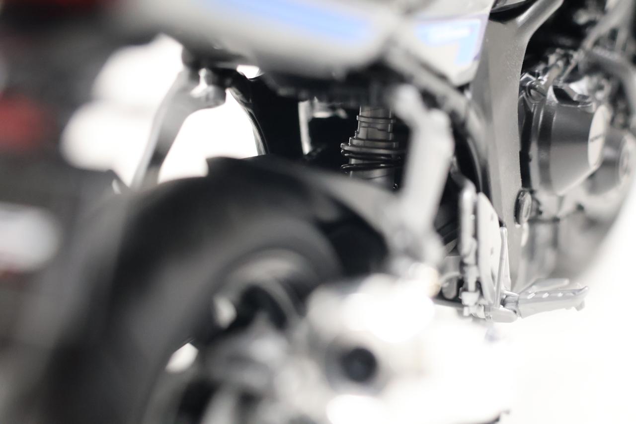 画像3: 実車顔負けの細かすぎるこだわりに脱帽！ タミヤ・1/12スケールで楽しむHonda「CB1000F」の世界───