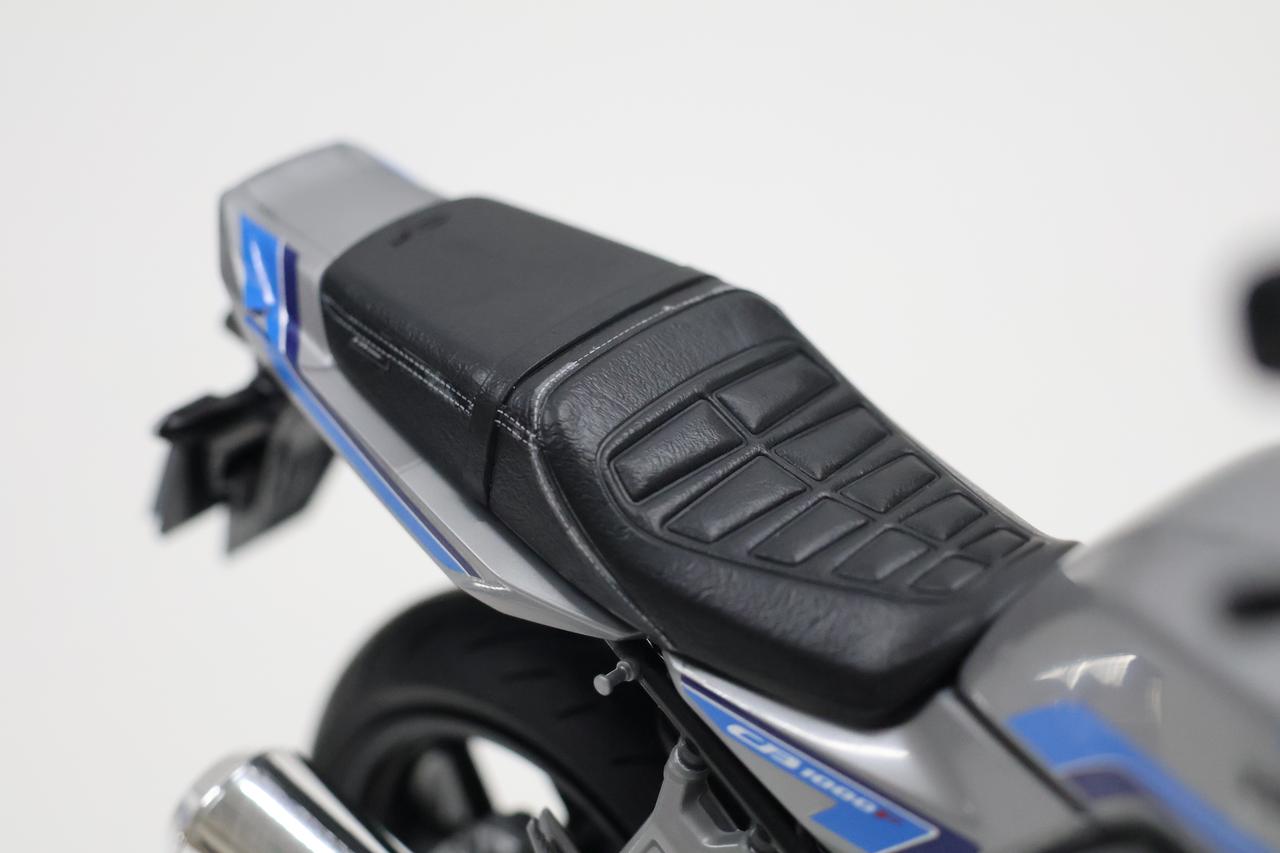 画像5: 実車顔負けの細かすぎるこだわりに脱帽！ タミヤ・1/12スケールで楽しむHonda「CB1000F」の世界───
