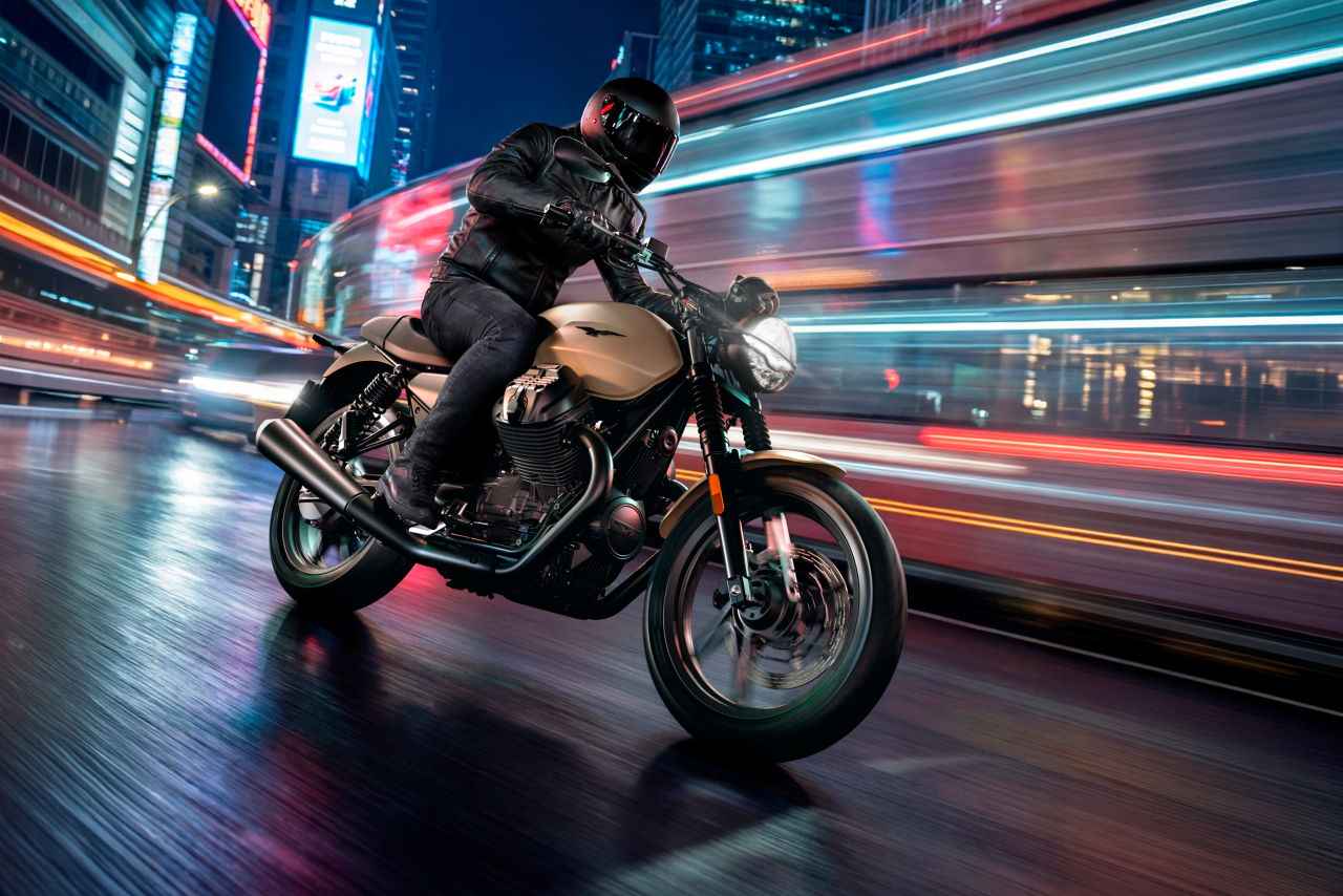 画像 : 1番目の画像 - 【画像26枚】モトグッツィ「V7シリーズ」「V85TTシリーズ」2026年モデルの写真 - webオートバイ