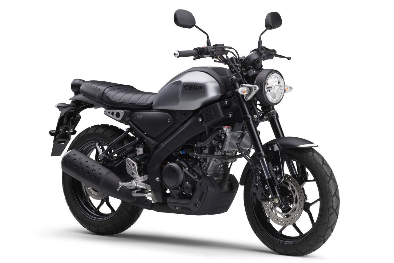 画像1: YAMAHA XSR125/Low 2025年モデル 総排気量:124cc エンジン形式:水冷4ストSOHC4バルブ単気筒(15PS/10000rpm) シート高:810mm(標準仕様) 車両重量:137kg 発売日:2025年4月16日 税込価格:50万6000円(銀、茶、黒)/Low=52万8000円(銀、茶、黒)
