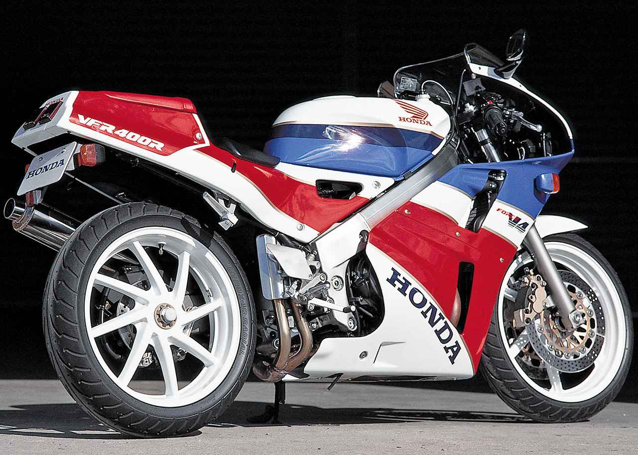 画像: 【400ヒーロー列伝・V4編】ホンダ「VFR400R」(1993)「RVF」(1994) - webオートバイ