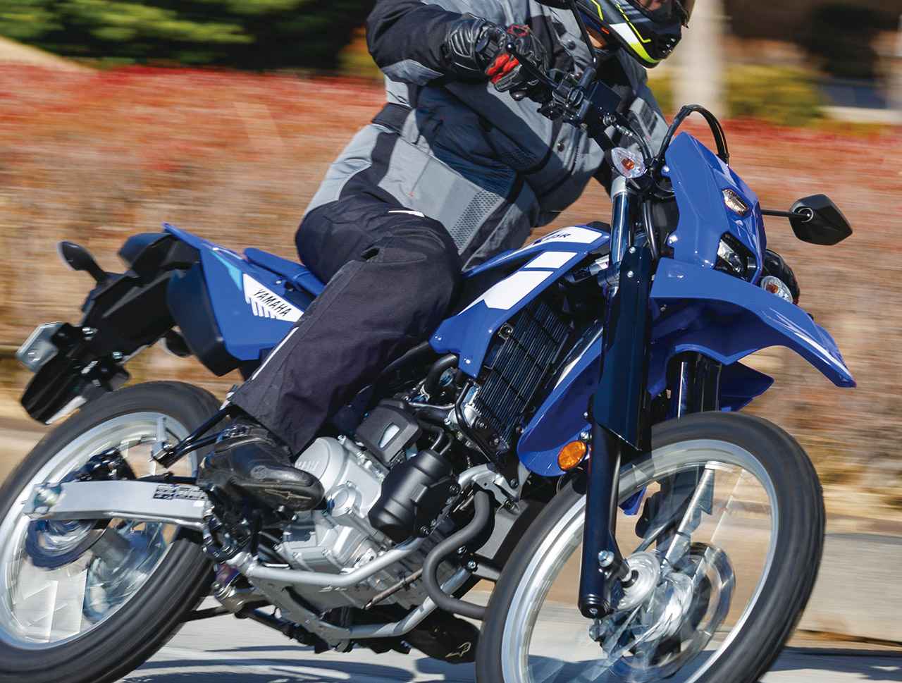 画像: 【レビュー】ヤマハ「WR125R ABS」インプレ|人気沸騰中の新型125ccトレールは街乗り性能も優秀! - webオートバイ