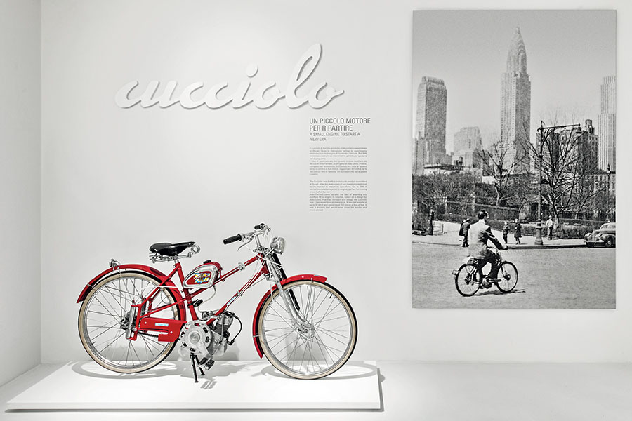 画像: 100年の歴史を振り返るヒストリーモデル展示