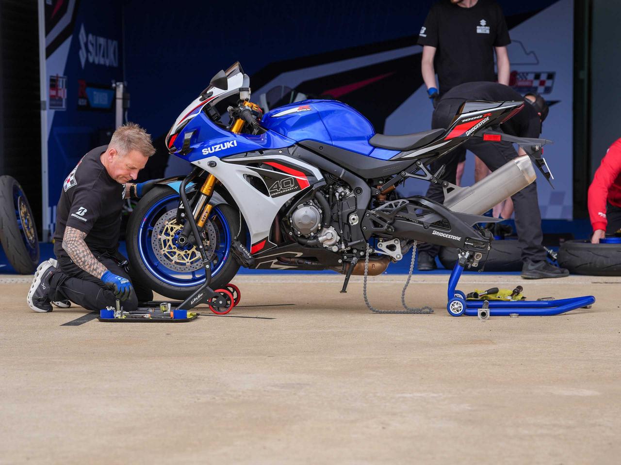 画像 : 5番目の画像 - 【画像22枚】スズキ「新型GSX-R1000R」が繰り広げた “The Suzuki 6 Hours” - webオートバイ