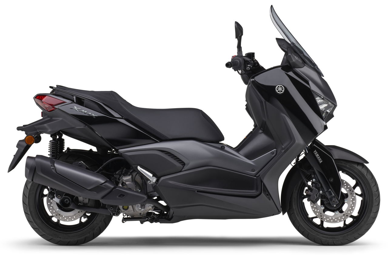 画像4: スポーティなのに実はレースブルー初採用！ ヤマハ「XMAX」の2026年ニューカラーは金属的な質感のダークグレーも登場、7月7日発売