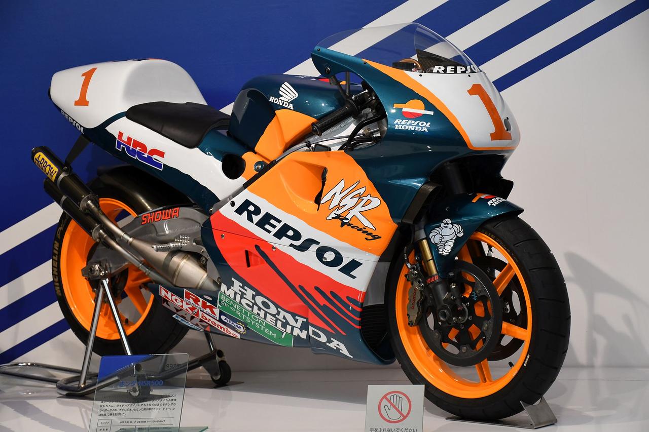 画像: グランプリで最強を誇ったころのNSR500/97年型ミック･ドゥーハン車