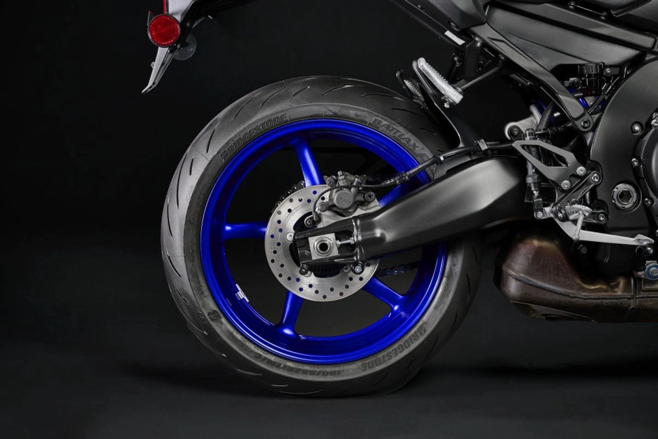 画像 : 39番目の画像 - 【画像46枚】斬新カラーの北米ヤマハ YZF-R9の全貌はコチラ - webオートバイ