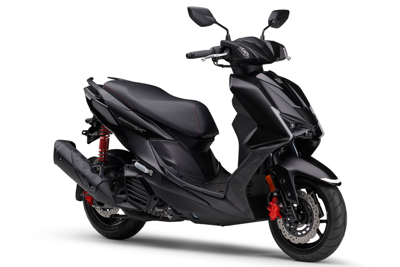 画像3: YAMAHA CYGNUS X 2026年モデル 総排気量：124cc エンジン形式：水冷4ストSOHC4バルブ単気筒（12PS/8000rpm） シート高：785mm 車両重量：126kg 発売日：2026年5月22日 税込価格：38万9400円（青、白、艶消し暗灰）