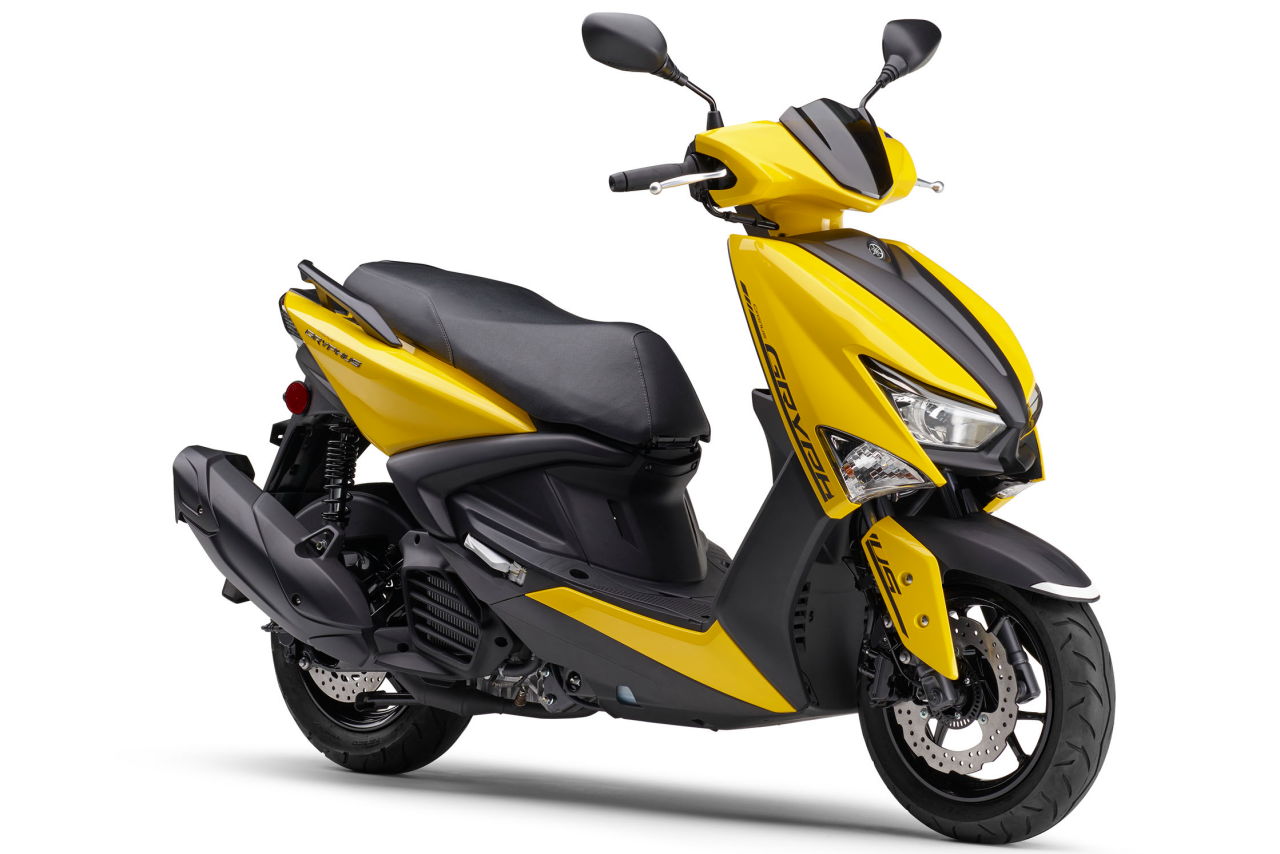 画像1: YAMAHA CYGNUS GRYPHUS 2025年モデル 総排気量：124cc エンジン形式：水冷4ストSOHC4バルブ単気筒（12PS/8000rpm） シート高：785mm 車両重量：125kg 発売日：2025年5月12日 税込価格：37万400円（黄、青、白、黒）