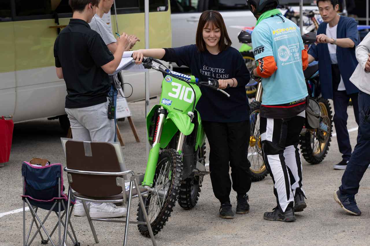 画像2: ▲レースはとっても和気あいあい! 女性や子どもも多く「運動会」のような楽しい雰囲気でした。「PARKS FIVE Championship」は、はじめての人でも安心して参加できますから、気になる人は 公式サイト をチェックしてみてください。