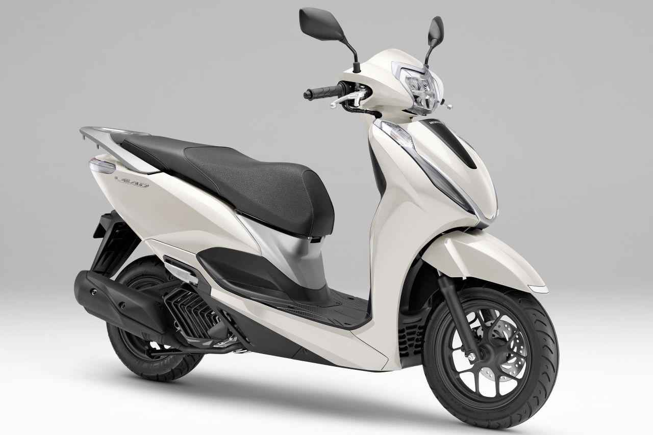 画像2: HONDA LEAD125 2026年モデル 総排気量：124cc エンジン形式：水冷4ストSOHC4バルブ単気筒（11PS/8750rpm） シート高：760mm 車両重量：116kg 発売日：2026年1月29日 税込価格：35万2000円（赤、白、黒）
