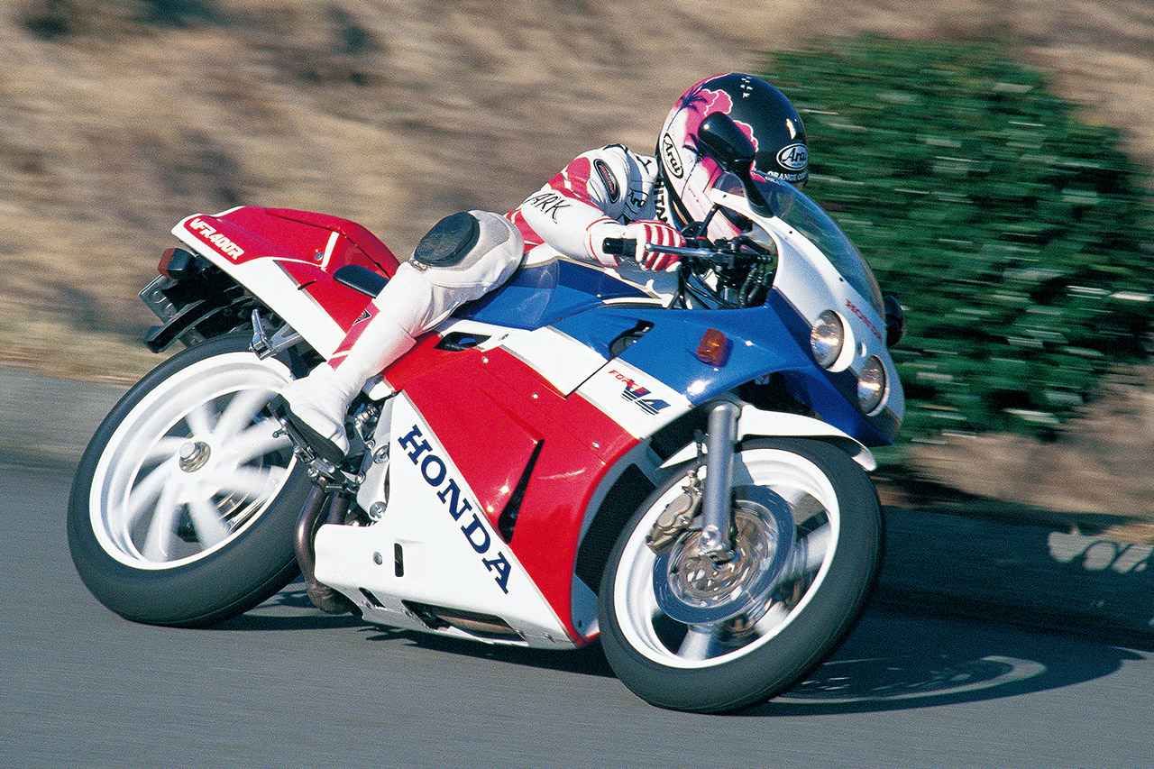 画像1: HONDA VFR400R 1989年 当時価格:74万9000円