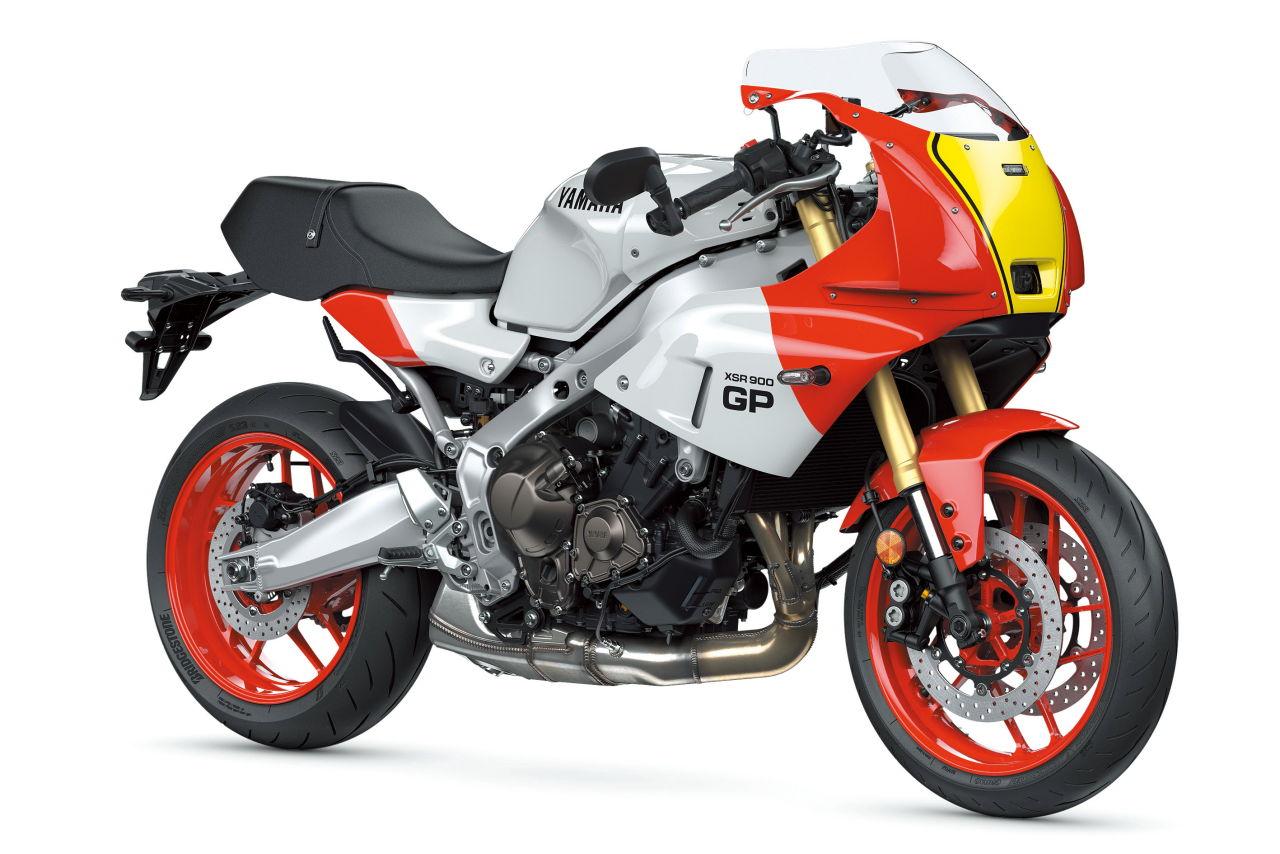 画像: 総排気量:888cc エンジン形式:水冷4ストDOHC4バルブ並列3気筒 シート高:835mm 車両重量:200kg 発売日:2026年2月27日 税込価格:146万3000円(ライトレディッシュイエローリゾット1)/143万円(シルキーホワイト) ※写真「シルキーホワイト」
