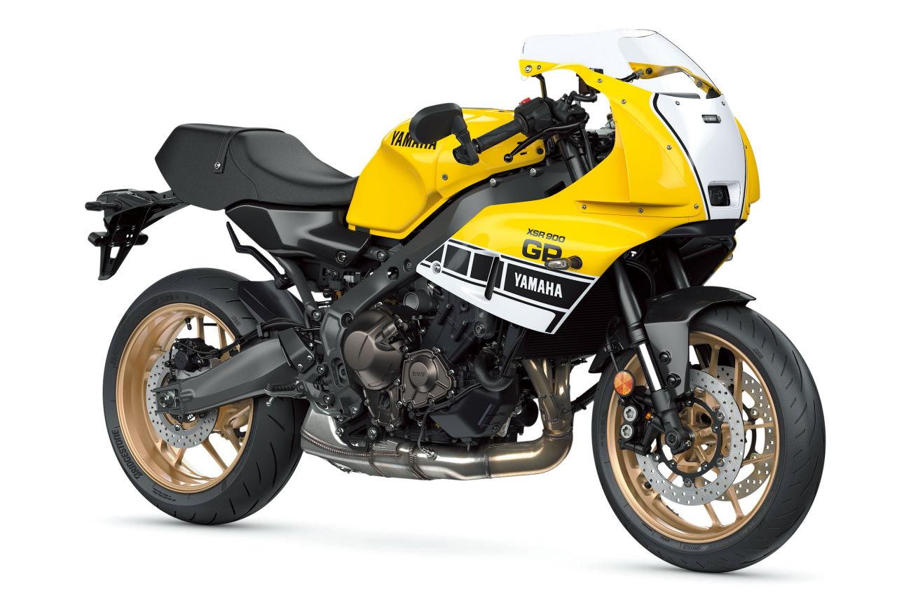 画像: 総排気量:888cc エンジン形式:水冷4ストDOHC4バルブ並列3気筒 シート高:835mm 車両重量:200kg 発売日:2026年2月27日 税込価格:146万3000円(ライトレディッシュイエローリゾット1)/143万円(シルキーホワイト) ※写真は「ライトレディッシュイエローリゾット1」
