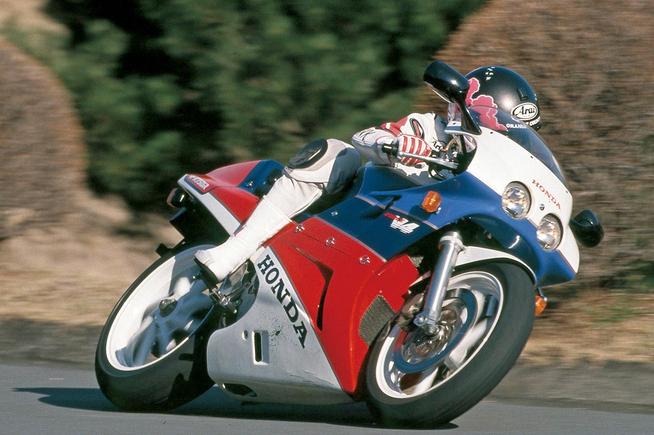 画像: HONDA VFR750R[RC30] 1987年 当時価格：148万円